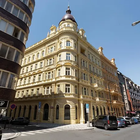 Daire Sunlit Studio Near Wenceslas Square By Days *